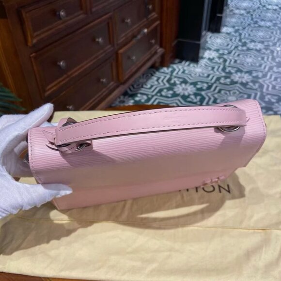 N16 Slightly Used Louis Vuitton Cluny bb Pink EPI Leather Handbags Small - Picture 7 of 10